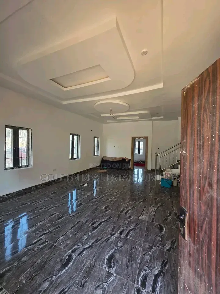 3bdrm Duplex in Guze for sale in Guze