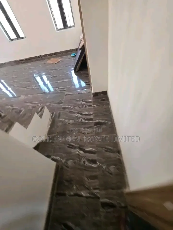 3bdrm Duplex in Guze for sale in Guze