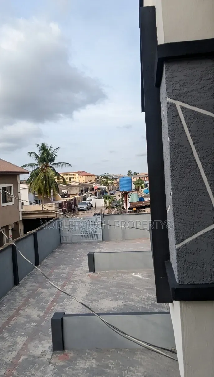 4bdrm Duplex in Egbeda Lagos for sale in Egbeda