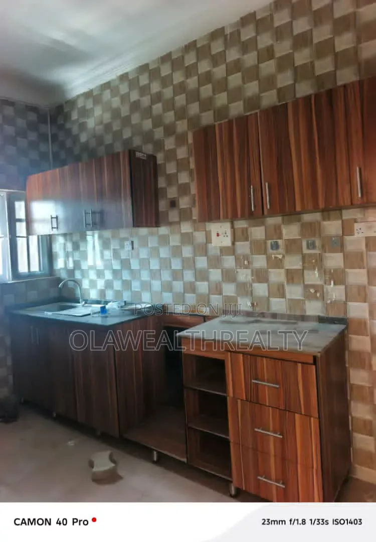 3bdrm Block of Flats in Oke'Badan Estate, Akobo for rent in Akobo