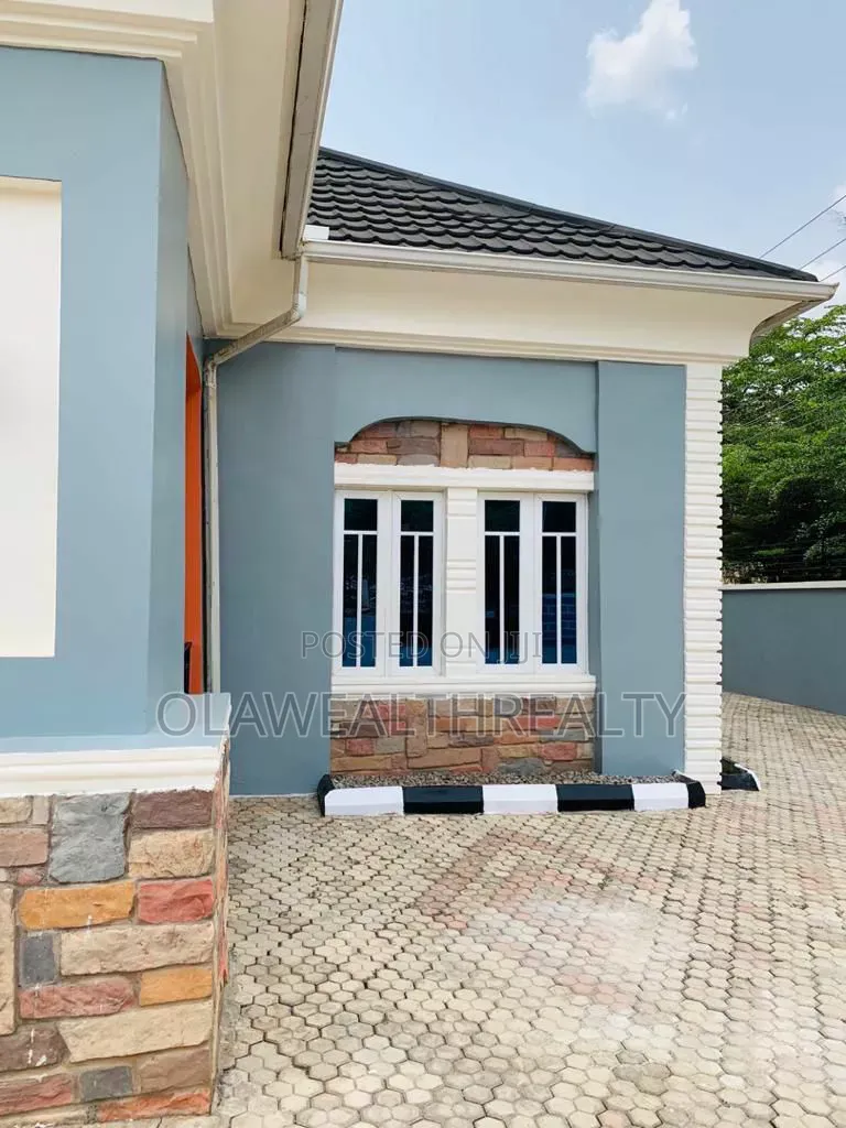4bdrm Bungalow in Carlton Gate Estate, Ibadan for sale in Ibadan