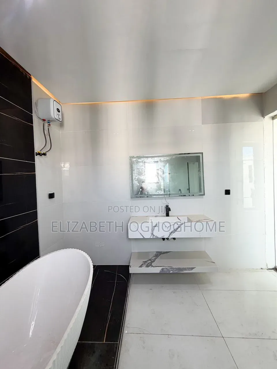 5bdrm Duplex in Lafiaji for sale in Lafiaji