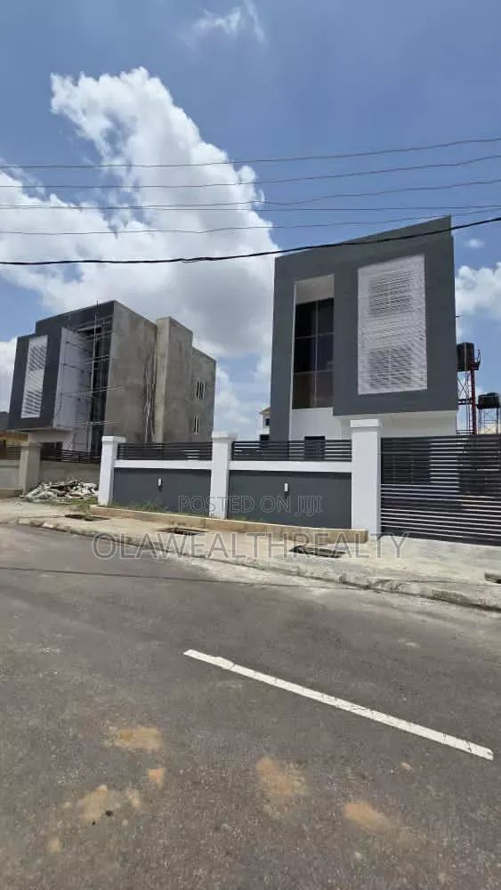 4bdrm House in Kolapo Ishola Gra, Akobo for sale in Akobo