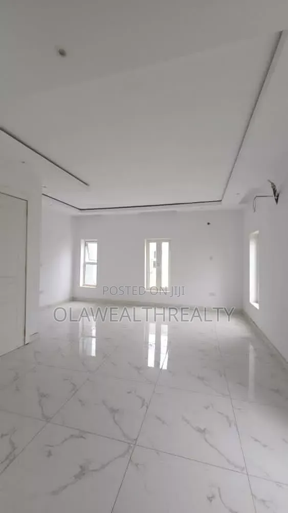 4bdrm House in Kolapo Ishola Gra, Akobo for sale in Akobo