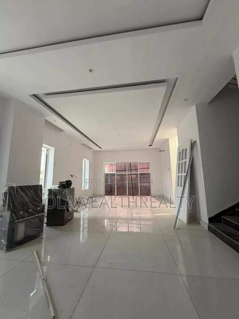 4bdrm House in Kolapo Ishola Gra, Akobo for sale in Akobo