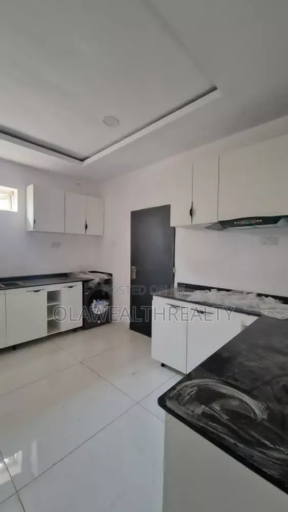 4bdrm House in Kolapo Ishola Gra, Akobo for sale in Akobo
