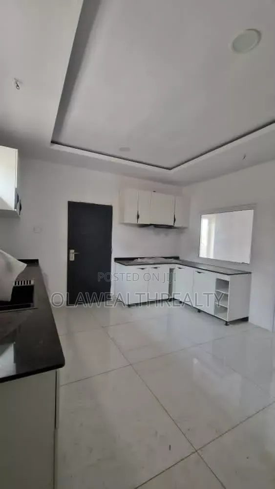 4bdrm House in Kolapo Ishola Gra, Akobo for sale in Akobo