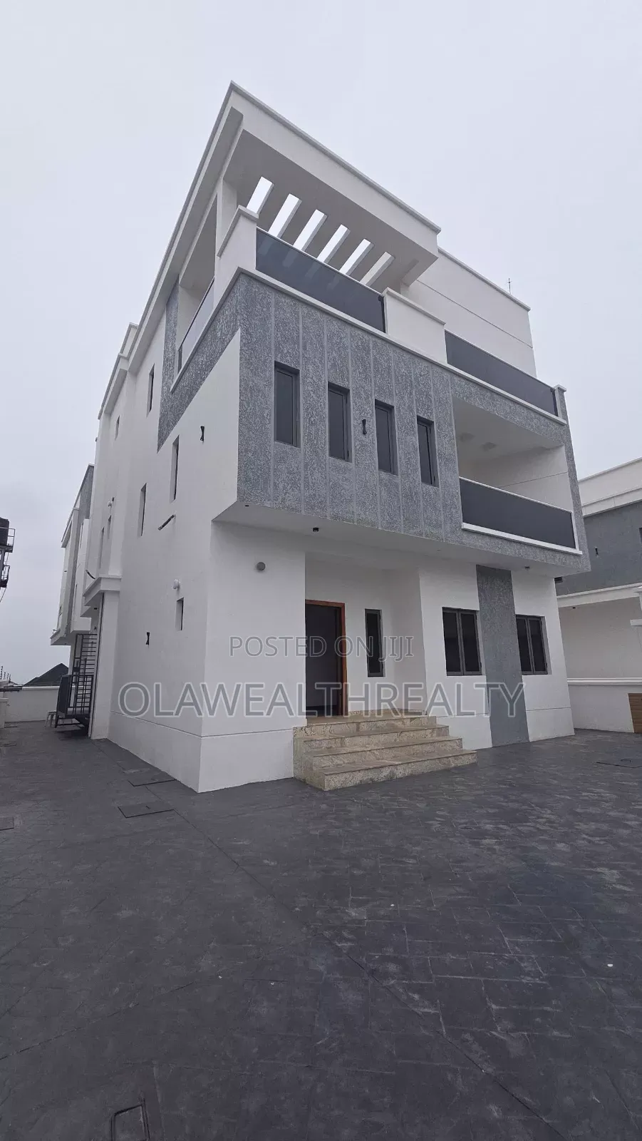 4bdrm Mansion in Kolapo Ishola Gra, Akobo for sale in Akobo