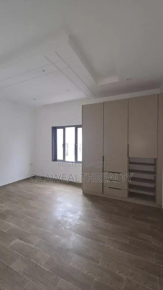 4bdrm Mansion in Kolapo Ishola Gra, Akobo for sale in Akobo