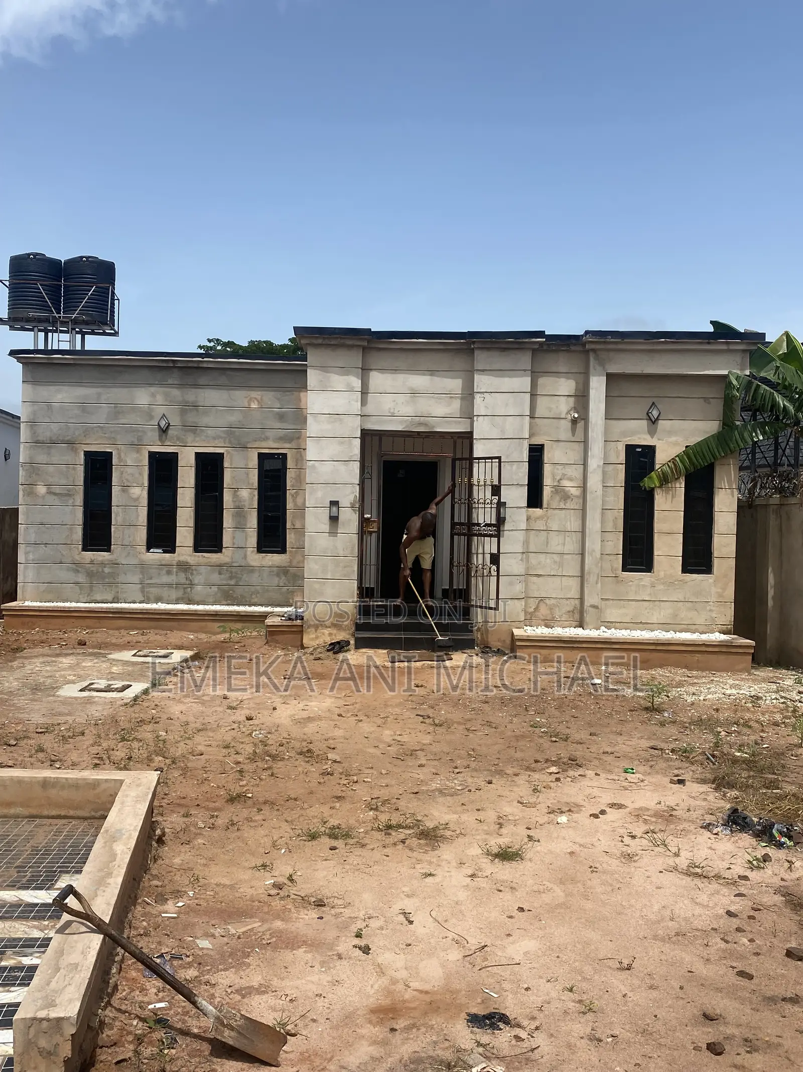 3bdrm Bungalow in Oshimili South for sale in Oshimili South