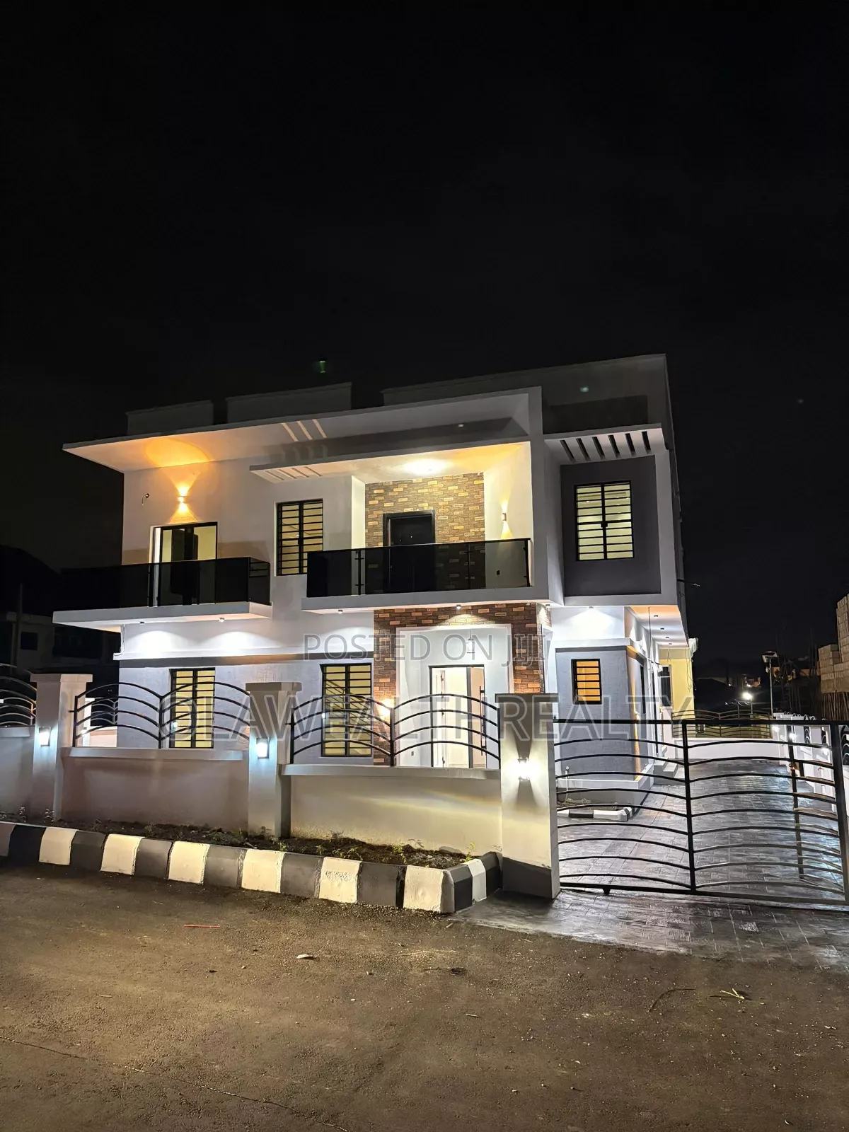 5bdrm Duplex in Legacy Estate, Akobo for sale in Akobo