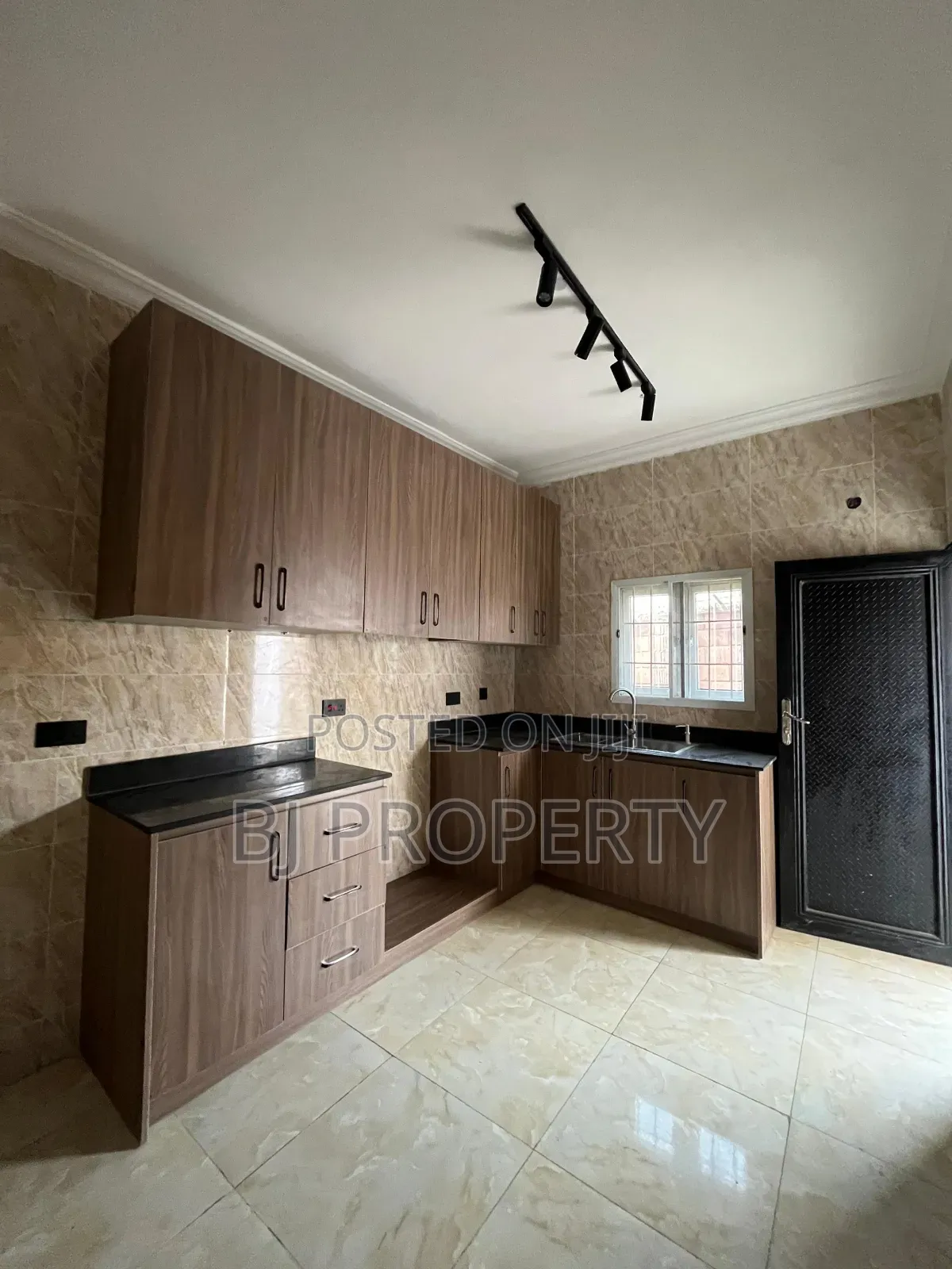 4bdrm Duplex in Brick City, Kubwa for sale in Kubwa