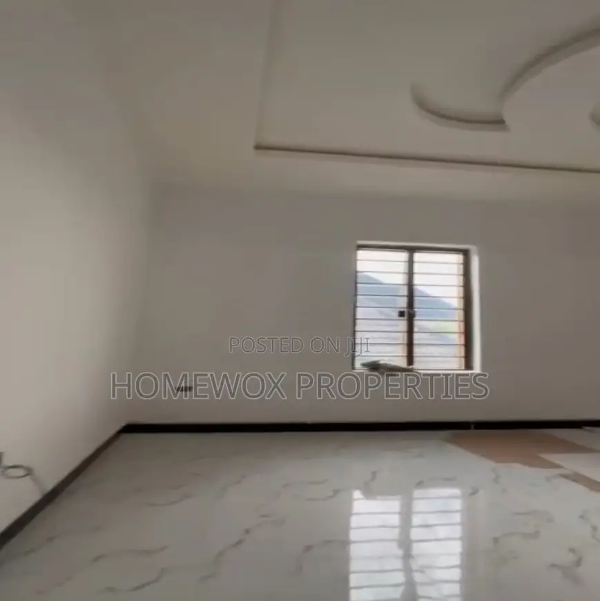6bdrm Duplex In Rumuokwurusi For Sale in Rumuokwurusi