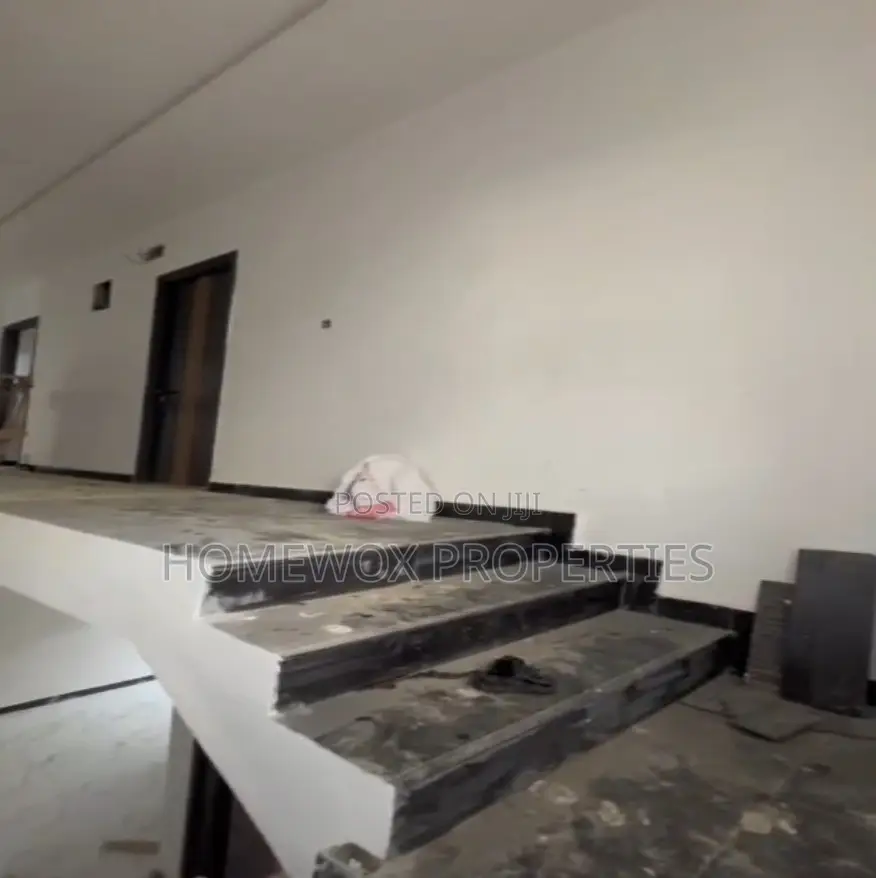 6bdrm Duplex In Rumuokwurusi For Sale in Rumuokwurusi