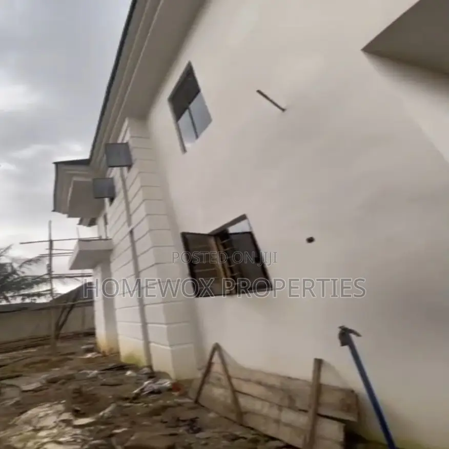 6bdrm Duplex In Rumuokwurusi For Sale in Rumuokwurusi