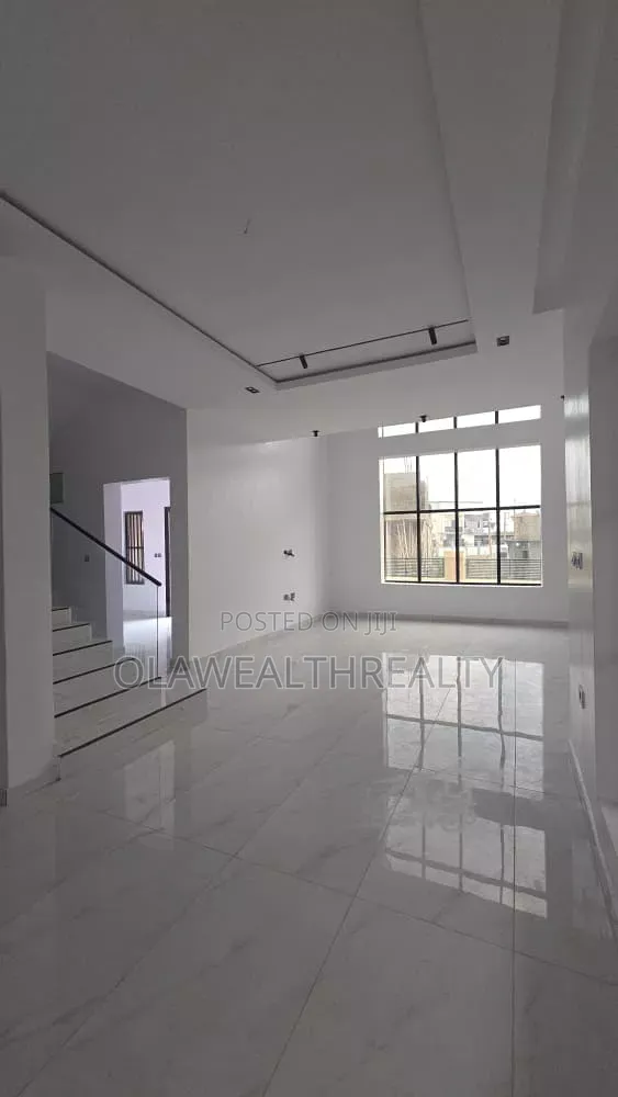 4bdrm Duplex in Carlton Gate Estate, Akobo for sale in Akobo