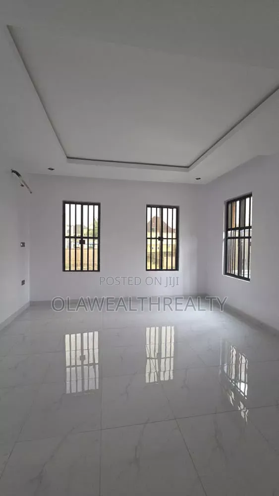 4bdrm Duplex in Carlton Gate Estate, Akobo for sale in Akobo