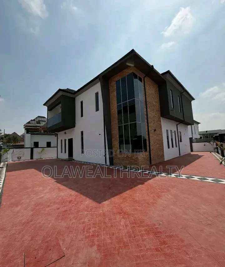 4bdrm Duplex in Carlton Gate Estate, Akobo for sale in Akobo
