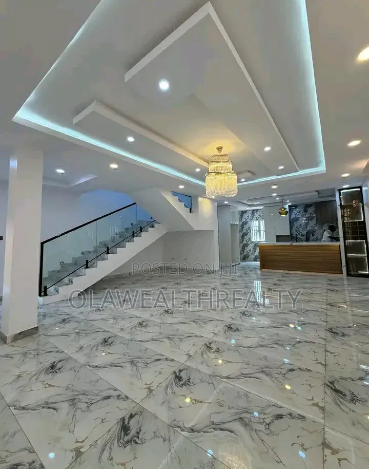 4bdrm Duplex in Carlton Gate Estate, Akobo for sale in Akobo