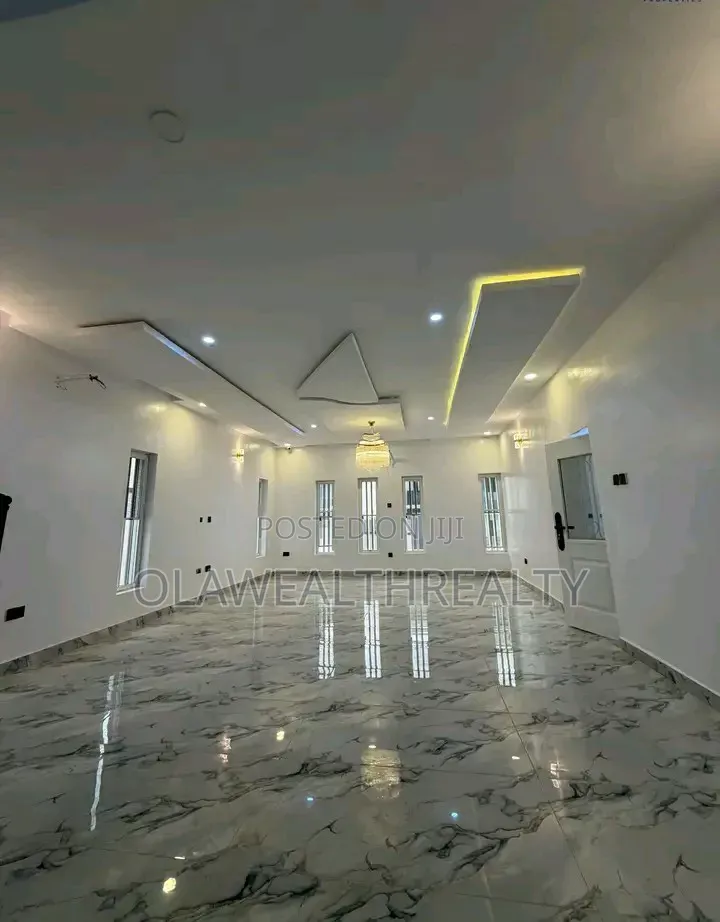 4bdrm Duplex in Carlton Gate Estate, Akobo for sale in Akobo