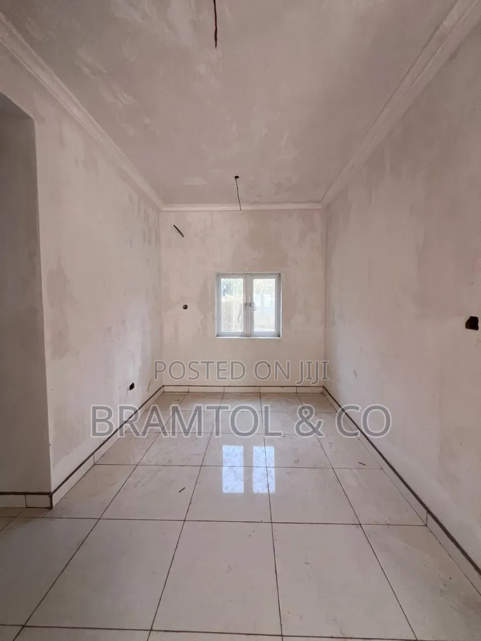 3bdrm Block of Flats in Tinubu Estate, Bunkoro for sale in Bunkoro