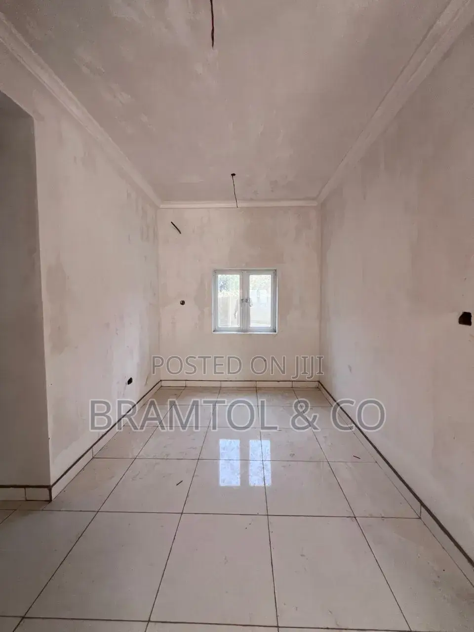 3bdrm Block of Flats in Tinubu Estate, Bunkoro for sale in Bunkoro