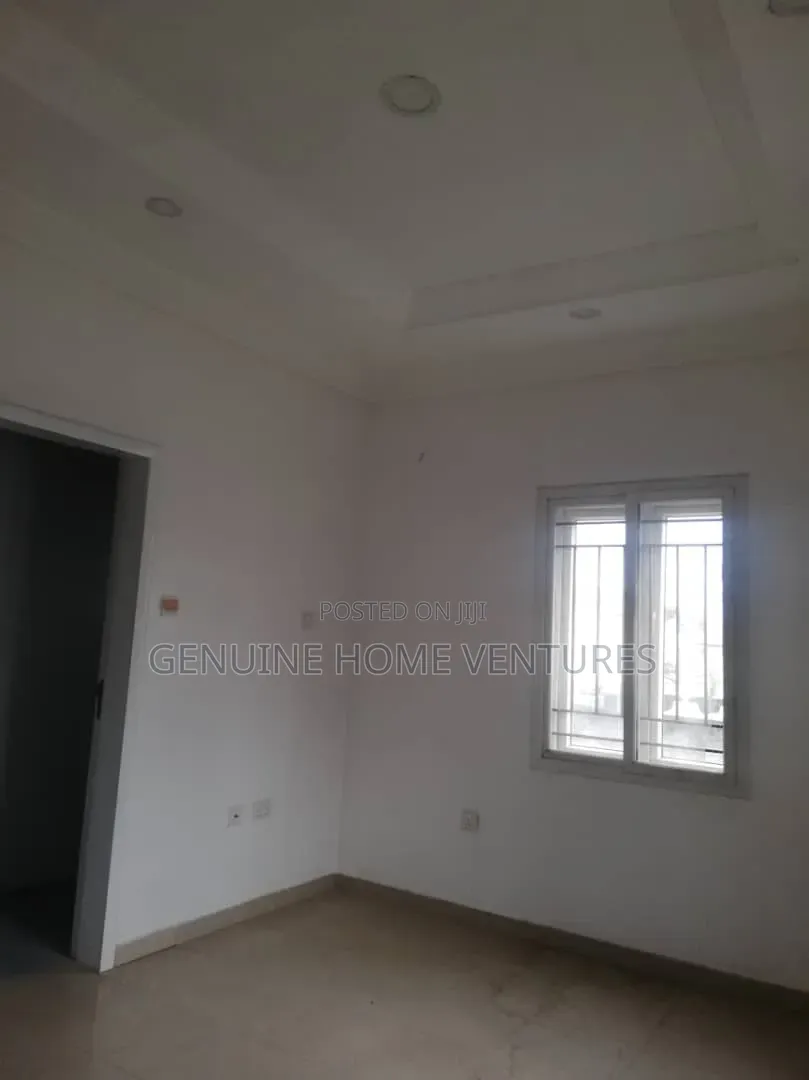 Shop Upstairs in Lekki Phase One in Lekki Phase 1