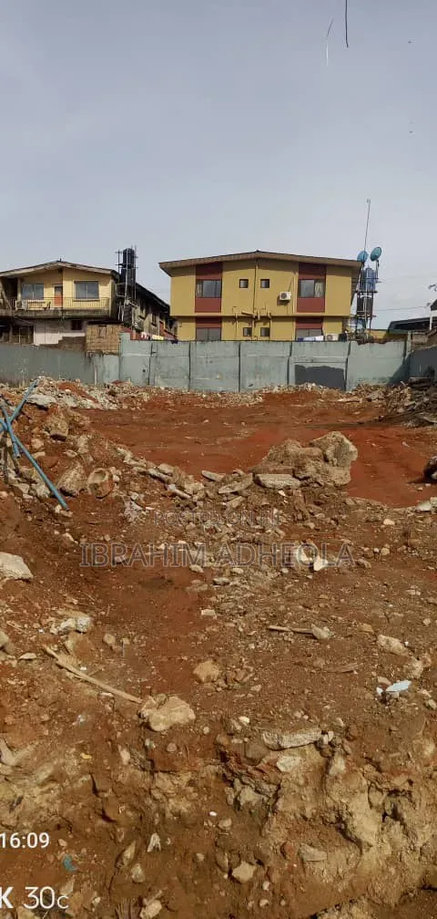 Land Measuring 638sqm Inside An Estate Off College Road in Ifako-Ogba