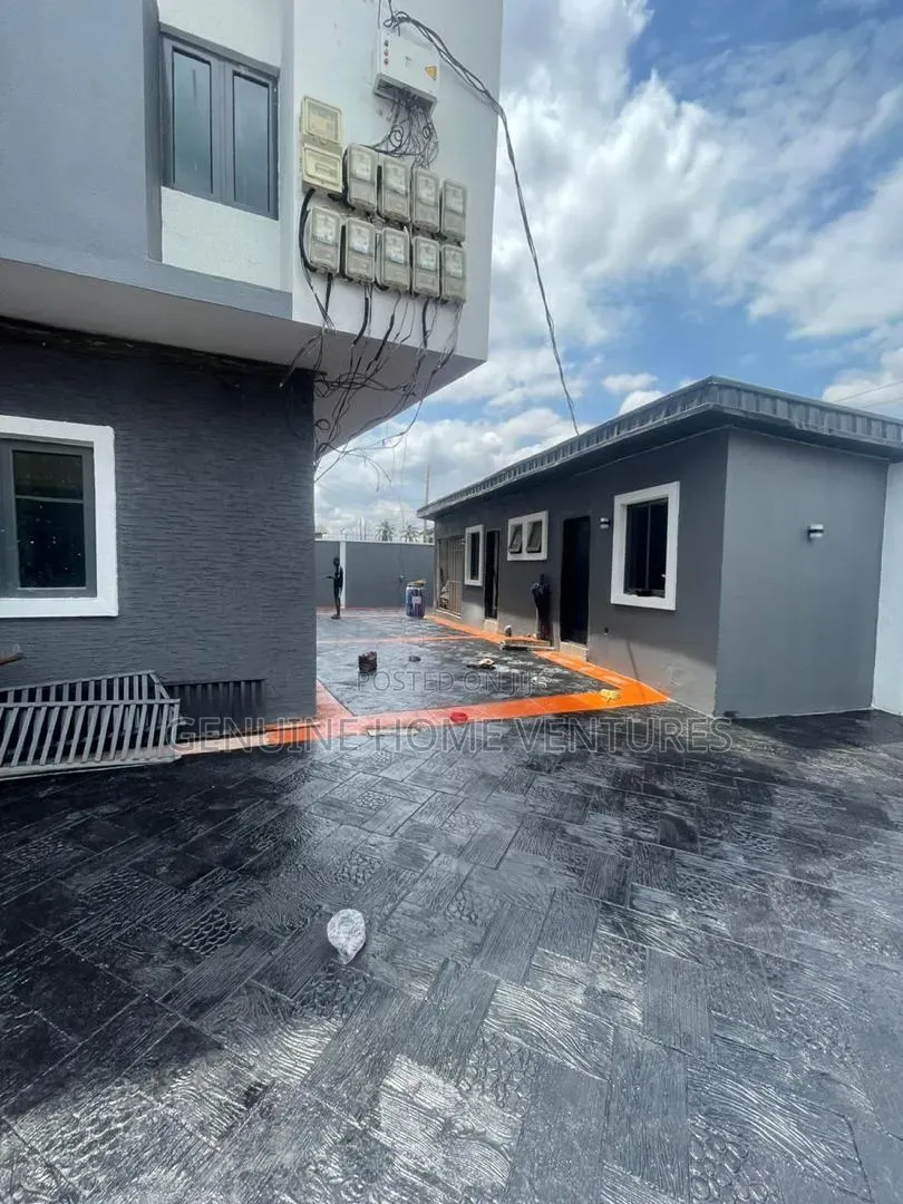 3bdrm Apartment in Ogba for rent in Ogba Bus-Stop