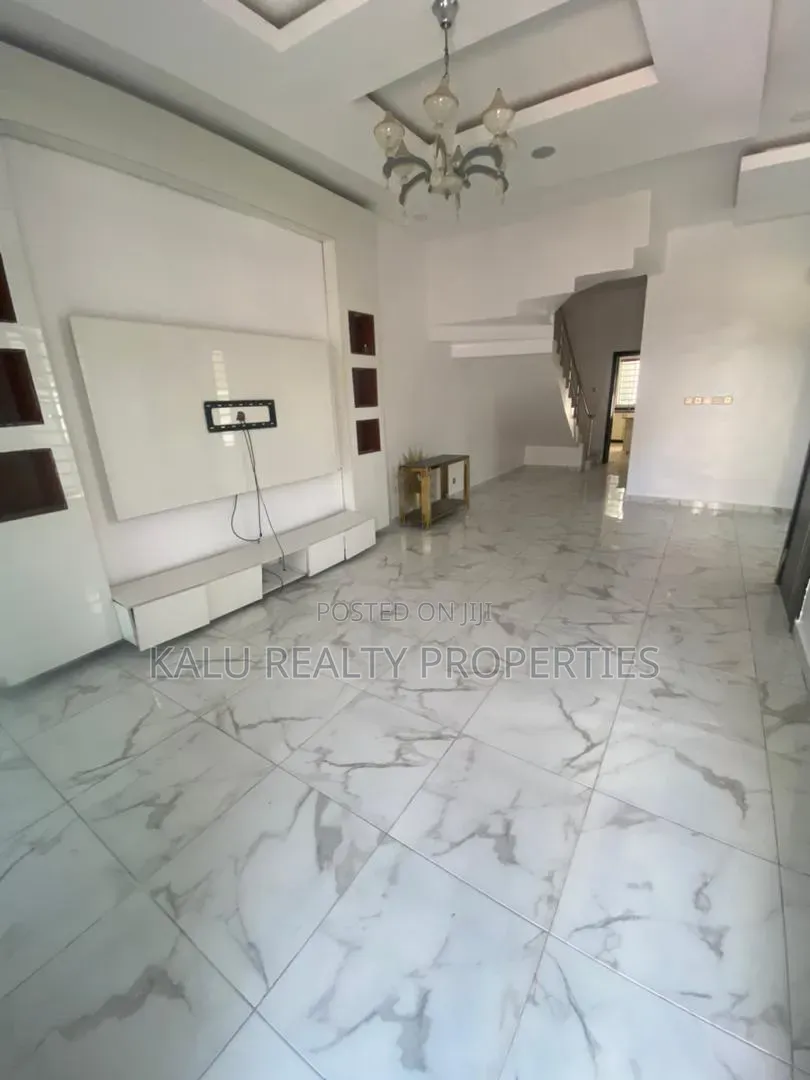 4bdrm Duplex in Orchid Road, Lekki Phase 2 for rent in Lekki Phase 2