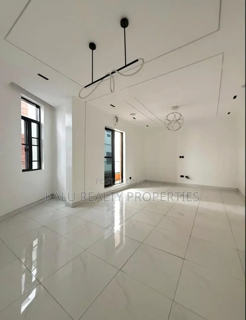 4bdrm Duplex in Orchid Road, Lekki Phase 2 for rent in Lekki Phase 2