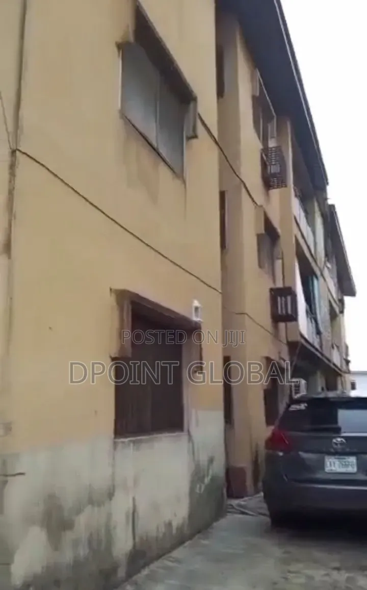 20bdrm Block of Flats in Ajao Estate for sale in Ajao Estate