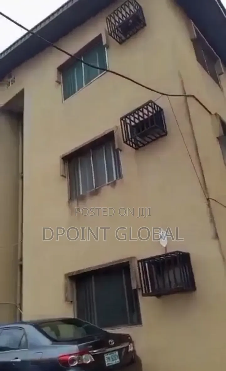 20bdrm Block of Flats in Ajao Estate for sale in Ajao Estate