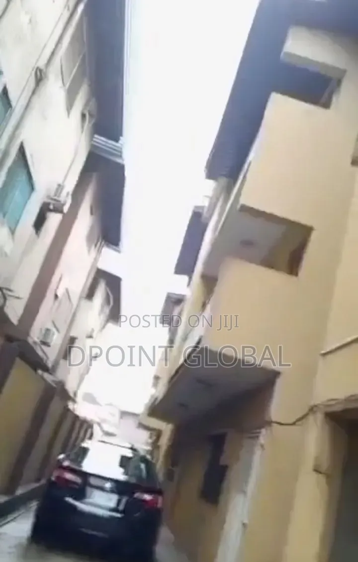 20bdrm Block of Flats in Ajao Estate for sale in Ajao Estate