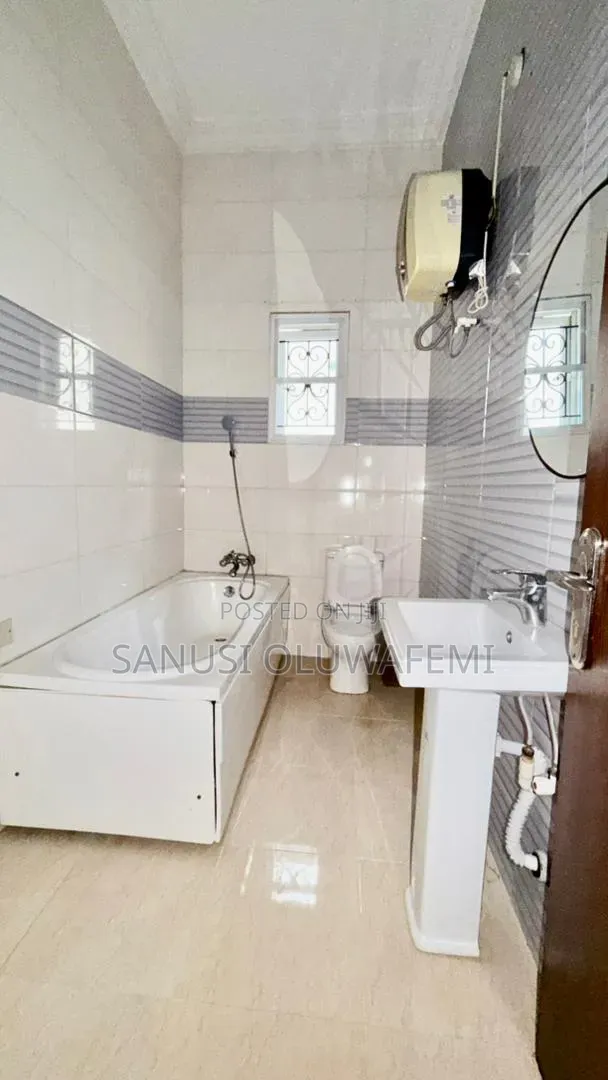 5bdrm Duplex in Parkview Estate for rent in Parkview Estate