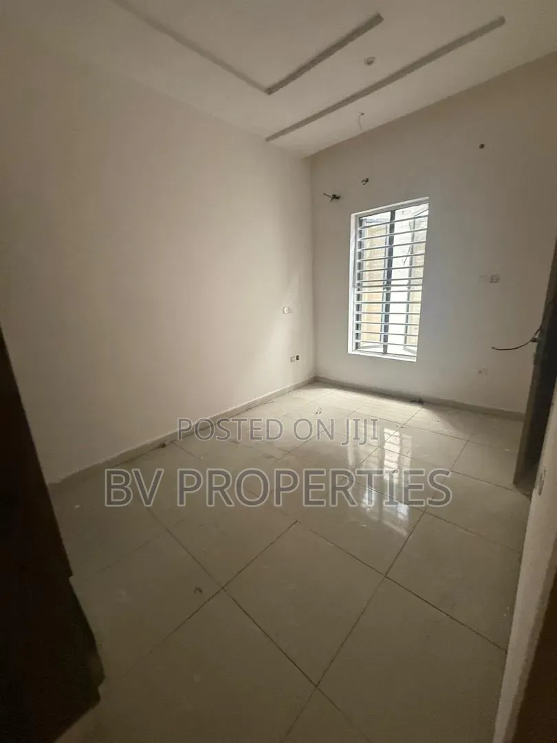 4bdrm Duplex in Lekki Phase 2 for rent in Lekki Phase 2