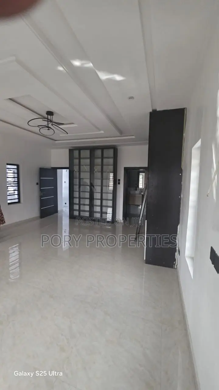 Furnished 4bdrm Penthouse in Old Bodija Estate for sale in Bodija