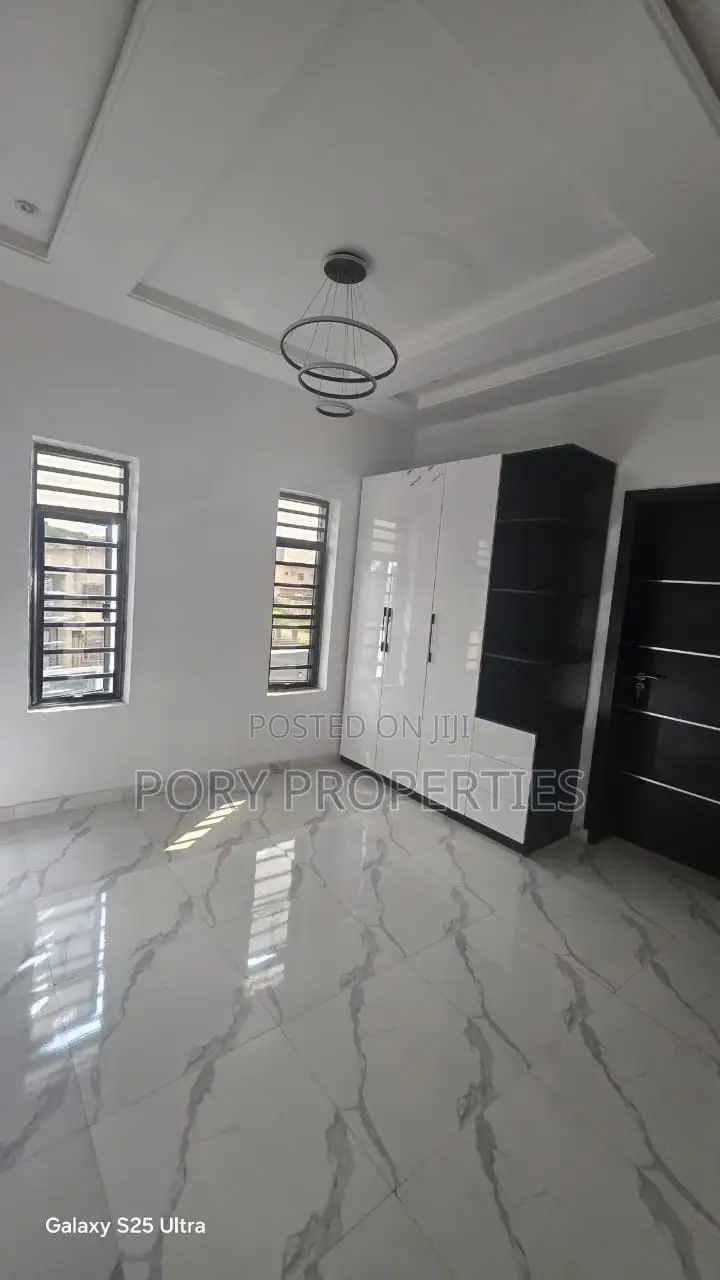 Furnished 4bdrm Penthouse in Old Bodija Estate for sale in Bodija