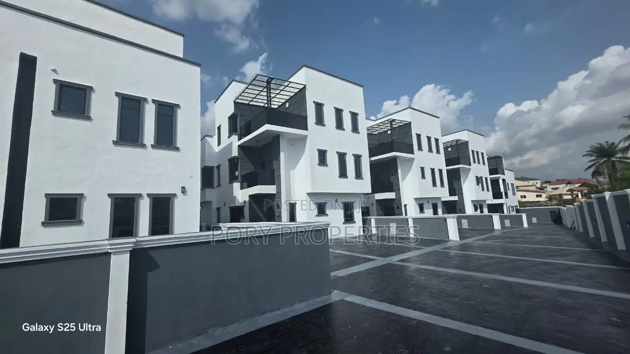 Furnished 4bdrm Penthouse in Old Bodija Estate for sale in Bodija