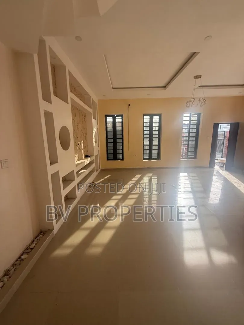Studio Apartment in Lekki Phase 2 for rent in Lekki Phase 2