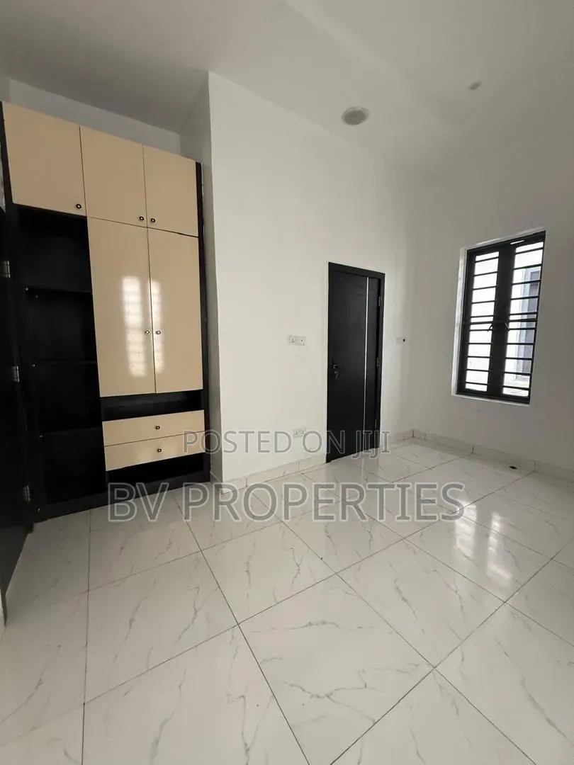 1bdrm Shared Apartment in Royal Pine Estate, Lekki Phase 2 for rent in Lekki Phase 2