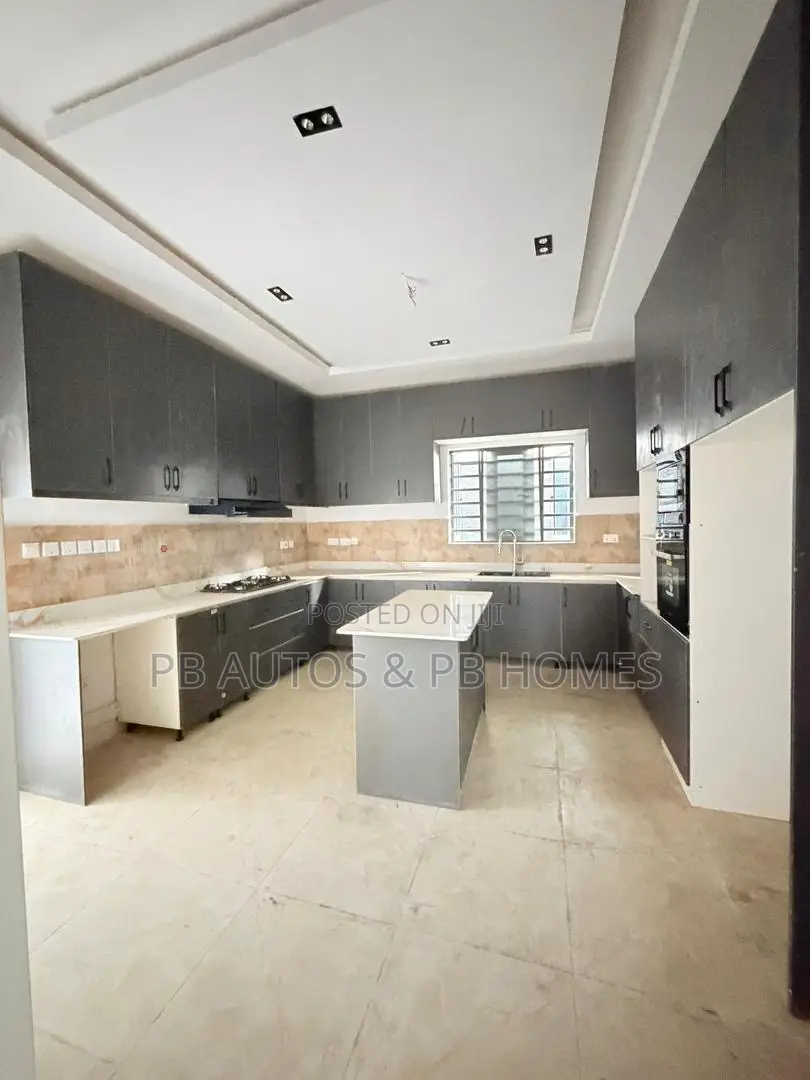 4bdrm Duplex in Adeniyi Jones for sale in Adeniyi Jones