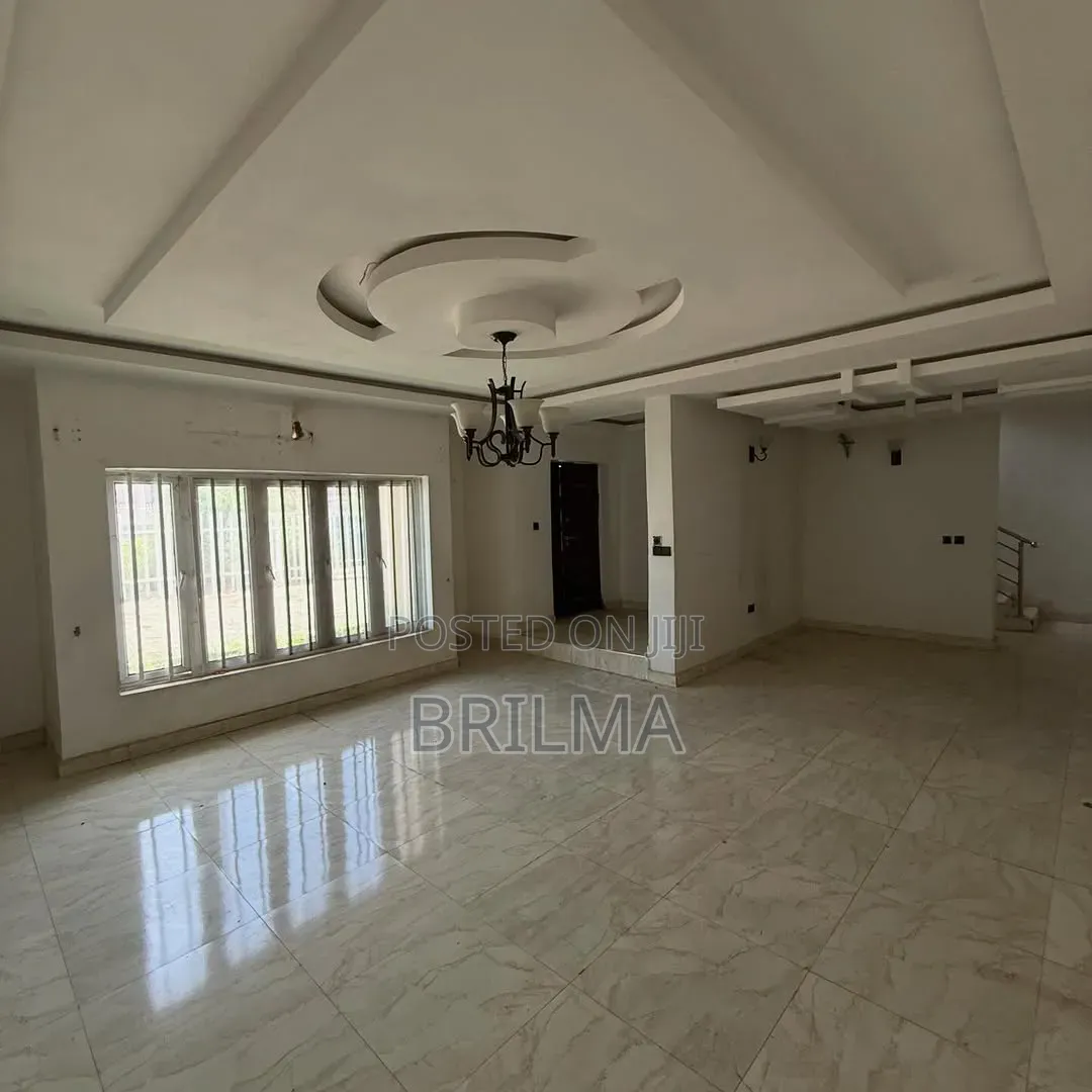4bdrm Duplex in FHA for sale in FHA