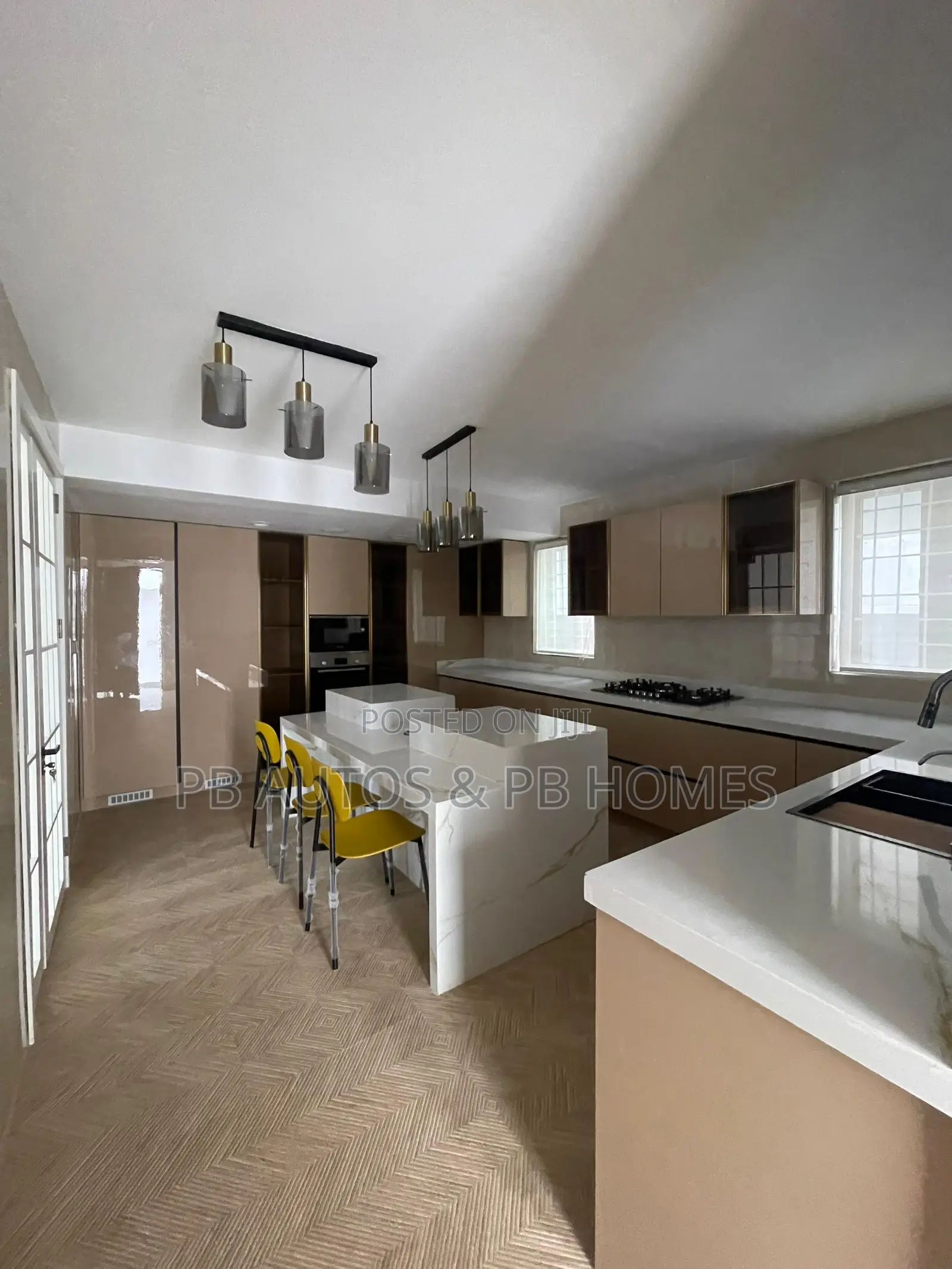 5bdrm Duplex in Lekki Phase 1 for sale in Lekki Phase 1