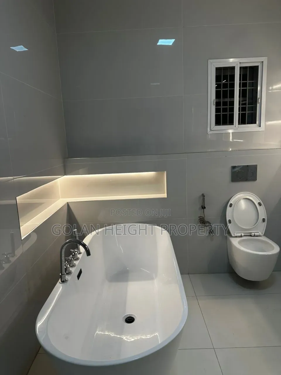 4bdrm Townhouse / Terrace in Diplomatic City Zone, Katampe Extension in Katampe Extension