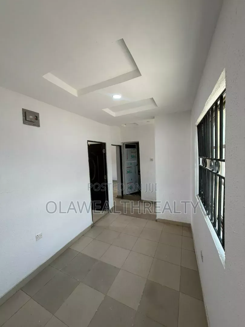2bdrm Apartment in Oke'Badan Estate, Akobo for rent in Akobo