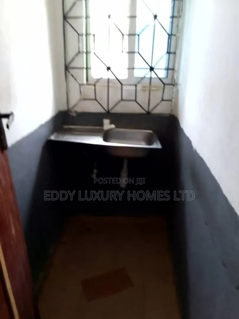 Studio Apartment in Oron Rd, Uyo for sale in Uyo
