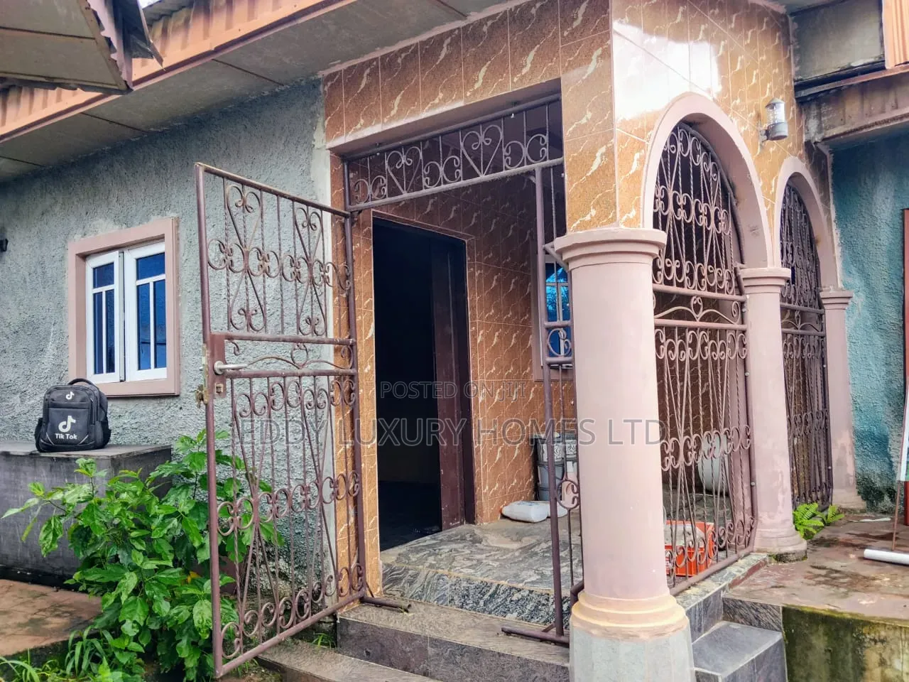 4bdrm Bungalow in Aka Rd, Uyo for sale in Uyo