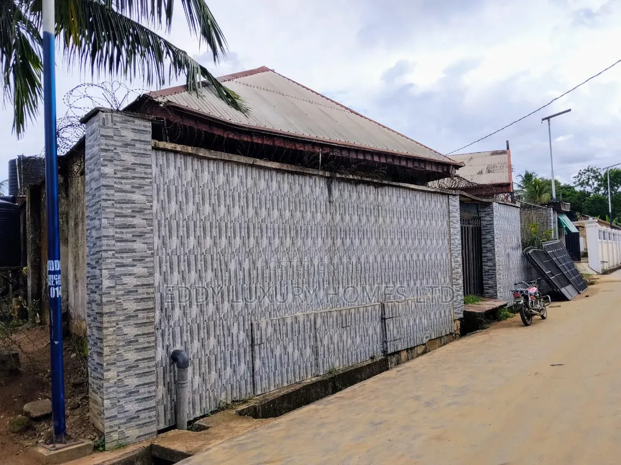 4bdrm Bungalow in Aka Rd, Uyo for sale in Uyo