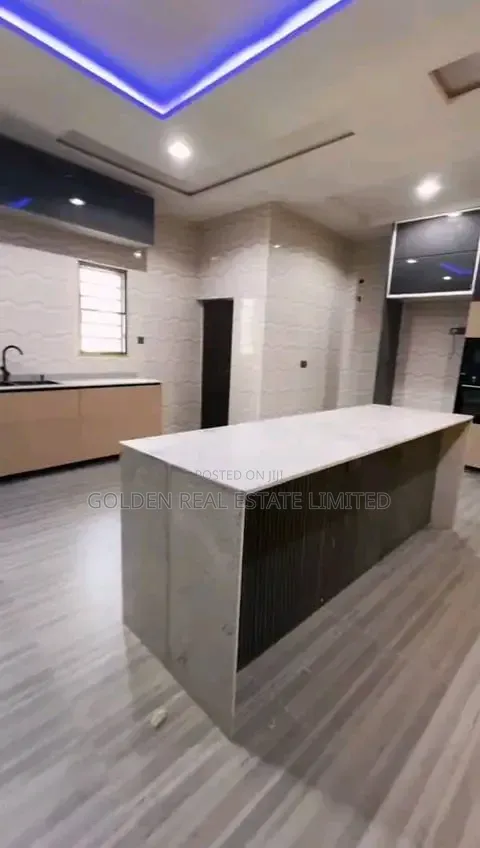 7bdrm Mansion in Dape for sale in Dape